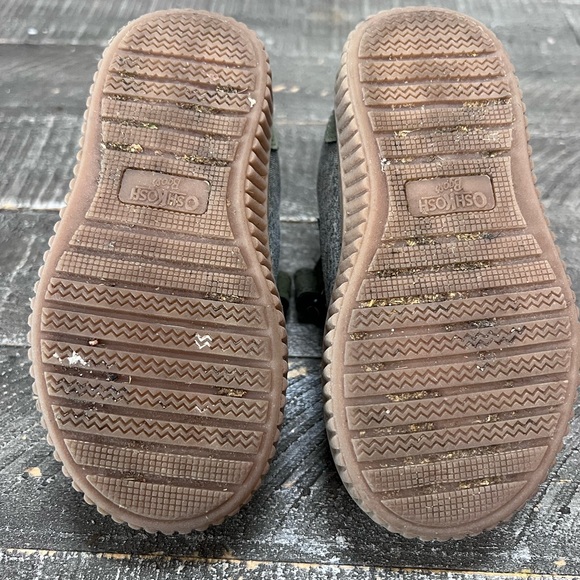 Carters Oshkosh Toddler Boys Shoes - Picture 8 of 9